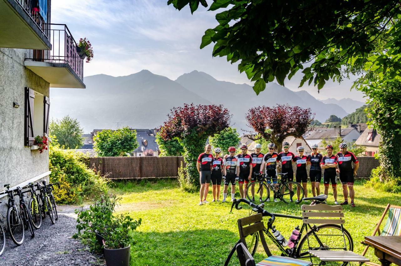 Pyrenees Cycling Lodge Saint-Savin  Екстериор снимка