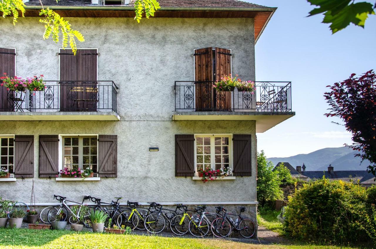 Pyrenees Cycling Lodge Saint-Savin  Екстериор снимка